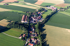 Luftbild von Ortsteil Neuhausen in Aham im Bundesland Bayern, Deutschland