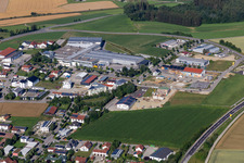 Industriegebiet Diesel-/Benzstraße mit  Pöschl Tabak GmbH & Co. KG in Geisenhausen im Bundesland Bayern, Deutschland