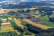 Luftaufnahme von Ortsteil Lengthal in Moosthenning im Bundesland Bayern, Deutschland