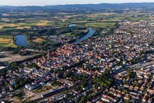 Schrägluftbild von Straubing im Bundesland Bayern, Deutschland