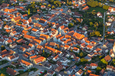 Stadtplatz in Geiselhöring im Bundesland Bayern, Deutschland