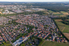 Luftaufnahme von Ortsteil Karlsdorf in Karlsdorf-Neuthard im Bundesland Baden-Württemberg, Deutschland