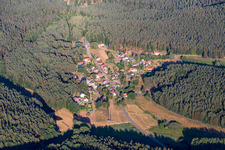 Ortsteil Lauterschwan in Erlenbach bei Dahn im Bundesland Rheinland-Pfalz, Deutschland von oben gesehen