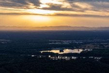 Sonnuntergang in Hagenbach im Bundesland Rheinland-Pfalz, Deutschland