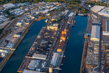 Luftaufnahme von Rheinhafen Mühlburg in Karlsruhe im Bundesland Baden-Württemberg, Deutschland