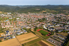 Bad Bergzabern im Bundesland Rheinland-Pfalz, Deutschland aus der Luft betrachtet