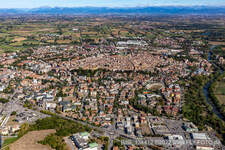 Schrägluftbild von Crema im Bundesland Cremona, Italien