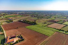 Luftaufnahme von Nuvolera im Bundesland Brescia, Italien