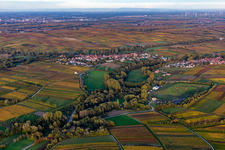 Drohnenaufname von Ortsteil Heuchelheim in Heuchelheim-Klingen im Bundesland Rheinland-Pfalz, Deutschland