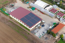 Biohof Kugelmann in Kandel im Bundesland Rheinland-Pfalz, Deutschland aus der Drohnenperspektive