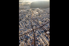 Rheinzaberner und Kuhhardter Straße im Winter bei Schnee in Rülzheim im Bundesland Rheinland-Pfalz, Deutschland