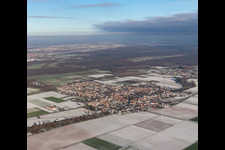 Luftbild von Ottersheim bei Landau von Südwesten im Winter bei Schnee im Bundesland Rheinland-Pfalz, Deutschland