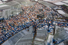 Insheim von Süden im Winter bei Schnee im Bundesland Rheinland-Pfalz, Deutschland