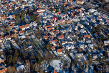 Sandweg im Winter bei Schnee in Insheim im Bundesland Rheinland-Pfalz, Deutschland