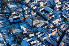 Kirche St. Martin im Winter bei Schnee in Steinweiler im Bundesland Rheinland-Pfalz, Deutschland