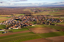 Drohnenbild von Salmbach im Bundesland Bas-Rhin, Frankreich