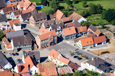 Drohnenbild von Schleithal im Bundesland Bas-Rhin, Frankreich