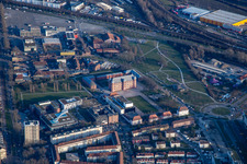 Schloss Gottesaue (Musikhochschule) und Grünanlage am Otto-Dullenkopf-Park im Ortsteil Oststadt in Karlsruhe im Bundesland Baden-Württemberg, Deutschland