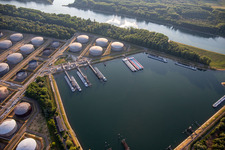 Ölhafen der MIRO im Ortsteil Knielingen in Karlsruhe im Bundesland Baden-Württemberg, Deutschland