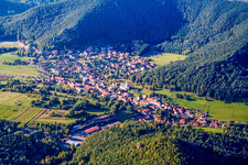 Dorf von Süden in Schindhard im Bundesland Rheinland-Pfalz, Deutschland