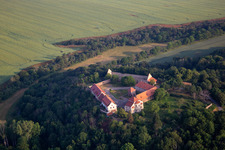 Schrägluftbild von Konradsburg im Ortsteil Ermsleben in Falkenstein im Bundesland Sachsen-Anhalt, Deutschland