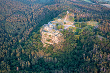 Burg und Festung Regenstein in Blankenburg im Bundesland Sachsen-Anhalt, Deutschland aus der Luft