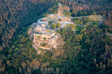 Burg und Festung Regenstein in Blankenburg im Bundesland Sachsen-Anhalt, Deutschland aus der Vogelperspektive