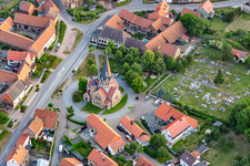 Luftbild von Erlöserkirche im Ortsteil Benzingerode in Wernigerode im Bundesland Sachsen-Anhalt, Deutschland