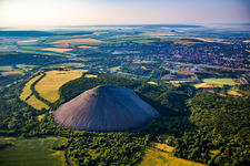Halde "Hohe Linde" in Sangerhausen im Bundesland Sachsen-Anhalt, Deutschland von oben