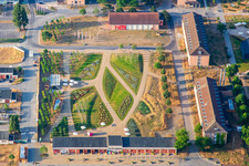 Luftaufnahme von Willkommensbereich des Spinelli-Park der Bundesgartenschau Mannheim BUGA 2023 im Ortsteil Feudenheim im Bundesland Baden-Württemberg, Deutschland