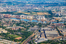 Bonadieshafen vor der Friesenheimer Insel im Ortsteil Luzenberg in Mannheim im Bundesland Baden-Württemberg, Deutschland