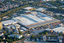 John Deere GmbH & Co KG von Nordosten im Ortsteil Lindenhof in Mannheim im Bundesland Baden-Württemberg, Deutschland