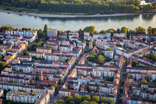 Windeckstraße zur Johanniskirche im Ortsteil Lindenhof in Mannheim im Bundesland Baden-Württemberg, Deutschland
