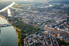 Quadratestadt aus Süden zwischen Bahn, Rhein und Neckar und Ring im Ortsteil Innenstadt in Mannheim im Bundesland Baden-Württemberg, Deutschland