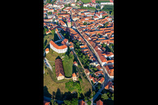 Prešernova ulica unter der der Burg in Ptuj, Slowenien