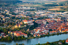 Luftbild von Altstadt von Nordwesten in Ptuj, Slowenien