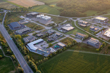 Gewerbegebiet mit TOUT MATERIAUX GOXWILLER und   SRJ Automobile in Goxwiller im Bundesland Bas-Rhin, Frankreich