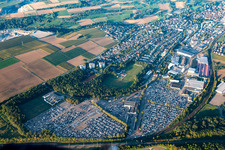 Schrägluftbild von Alfred Kärcher SE & Co. KG und MOSOLF Logistics & Services GmbH, Niederlassung Illingen im Bundesland Baden-Württemberg, Deutschland