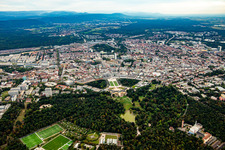 Schlossplatz im Ortsteil Oststadt in Karlsruhe im Bundesland Baden-Württemberg, Deutschland