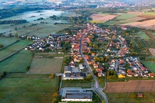 Kapsweyer von Westen im Bundesland Rheinland-Pfalz, Deutschland