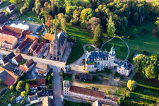 Schrägluftbild von Château de Froeschwiller in Frœschwiller im Bundesland Bas-Rhin, Frankreich