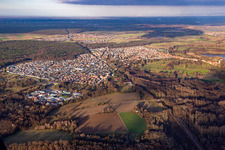 Im Winter von Südwesten in Jockgrim im Bundesland Rheinland-Pfalz, Deutschland
