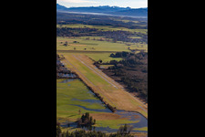 Luftbild von Segelflugplatz Königsdorf im Ortsteil Wiesen im Bundesland Bayern, Deutschland
