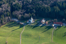 St. Johann Babtist im Ortsteil Oberfischbach in Wackersberg im Bundesland Bayern, Deutschland