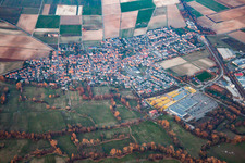 Im Winter am Abend von Südwesten in Rohrbach im Bundesland Rheinland-Pfalz, Deutschland