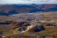 Klingenmünster von Südwesten Im Winter im Bundesland Rheinland-Pfalz, Deutschland