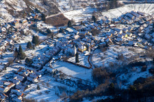 Kirche im Winter bei Schnee in Dernbach im Bundesland Rheinland-Pfalz, Deutschland