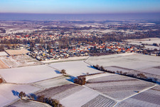 Mühlhofen von Südwesten im Winter in Billigheim-Ingenheim im Bundesland Rheinland-Pfalz, Deutschland