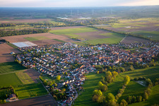 Steinweiler von Nordosten im Bundesland Rheinland-Pfalz, Deutschland