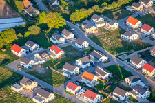 Luftbild von Narzissen- und Veilchenweg in Kandel im Bundesland Rheinland-Pfalz, Deutschland